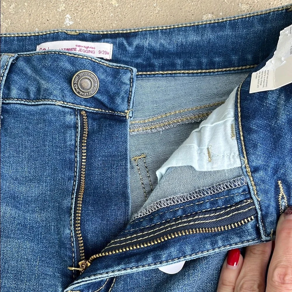 New SO super high-rise ultimate jegging with Modern Distressing - Picture 12 of 16